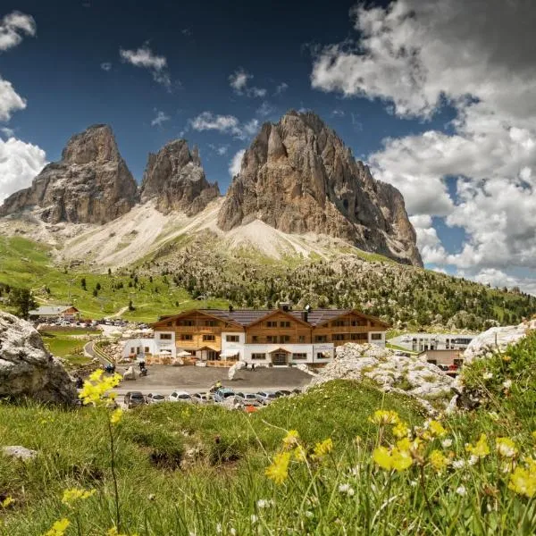 Passo Sella Dolomiti Mountain Resort, hotel in Selva di Val Gardena