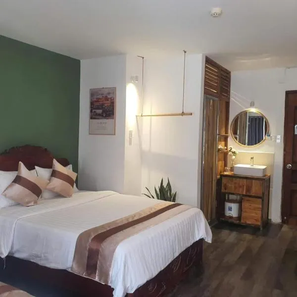 The 1 hotel & Restaurant, hotel in Ho Chi Minh City