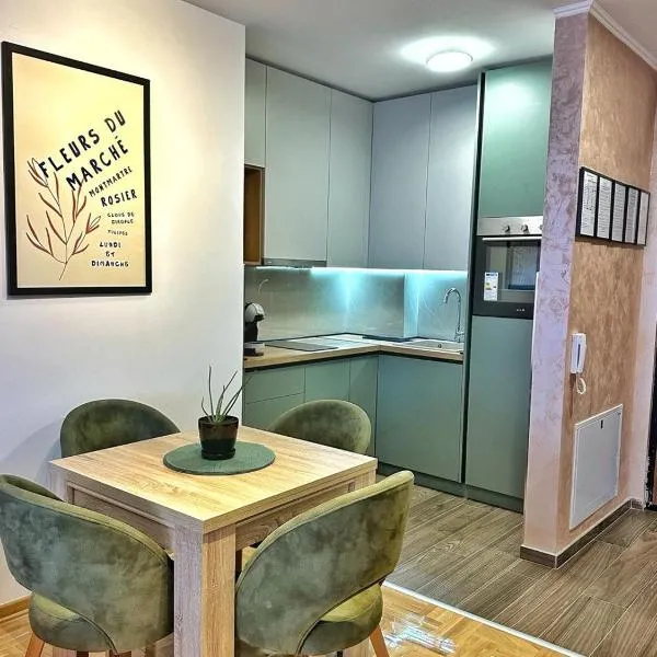 InnaLux14 Premium Accommodation، فندق في بايرت