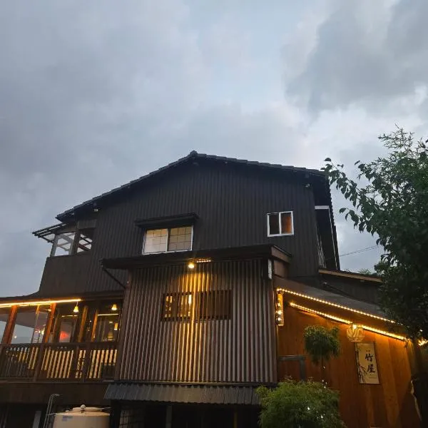 旅館 竹屋 Takeya, hotel en Yufu