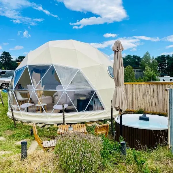 Maiersdorf में, होटल Glamping Hohe Wand - Kuppelzelt "Bergblick" mit Sternenfenster
