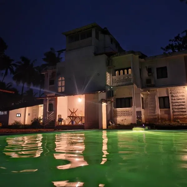 La Petite Boutique Hotel with Pool Near Beach and Airport, hotell sihtkohas Bogmalo