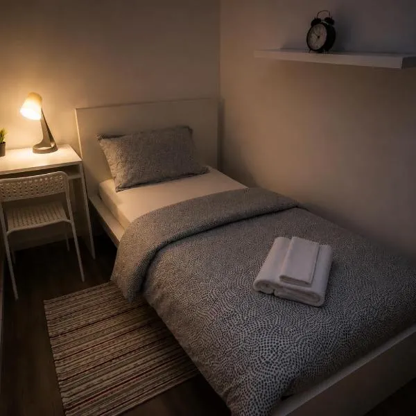 Ajman Social Guesthouse، فندق في عجمان