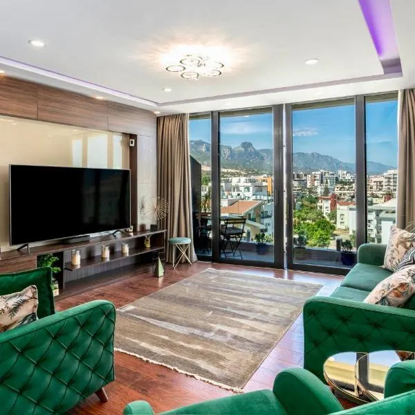 Kyrenia City Classy Escape Seated Balcony Under 5 Minute Walk to Dunya IVF Grand Pasha Chamada Private Parking, hotel en Kyrenia