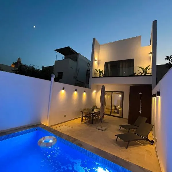 42, Zejtun - newly renovated traditional Maltese townhouse with private pool, hotel a Żejtun