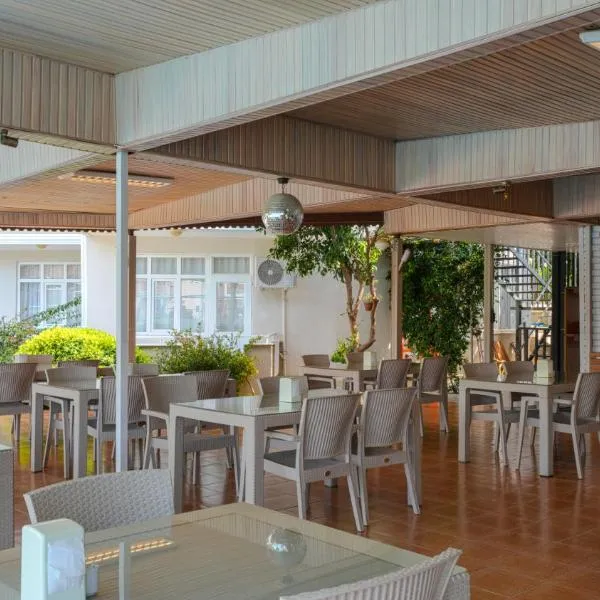 Side Özgürhan Hotel, hotel em Side