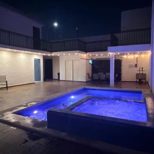 Lujoso departamento con alberca y jacuzzi, hotel in Monterrey