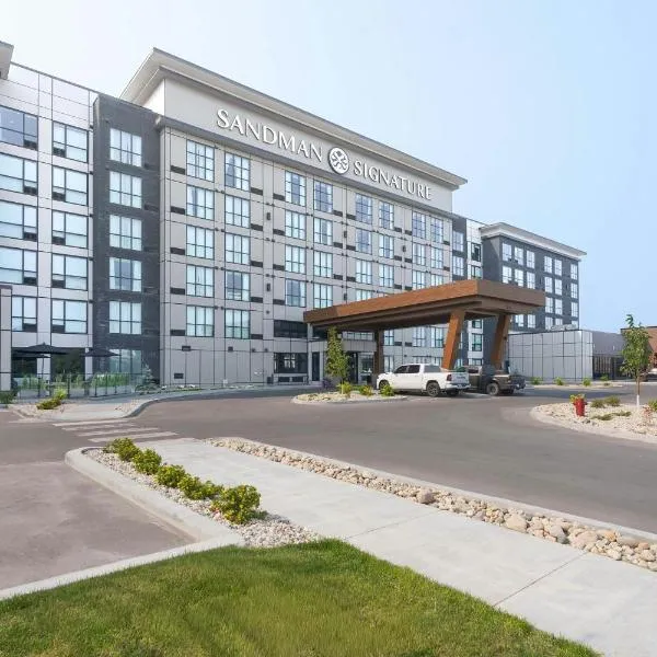 Sandman Signature Winnipeg Airport Hotel & Suites, hotell i Winnipeg