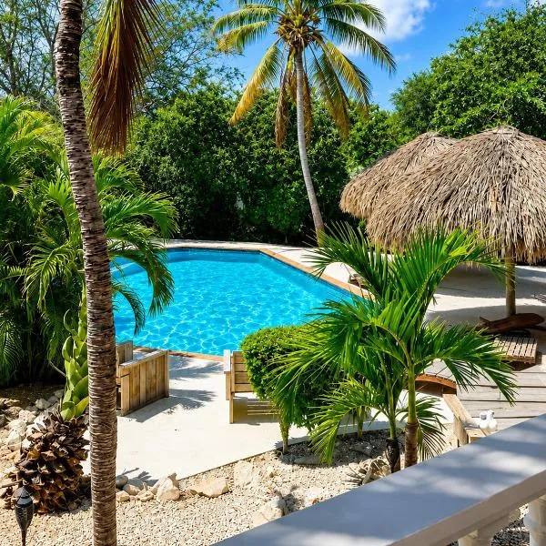 The Green Turtle Eco Lodge, hotel v destinaci Willemstad