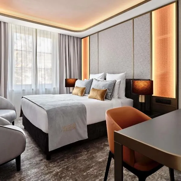 The Crown Krakow Center - Handwritten Collection ACCOR, hotelli Krakovassa