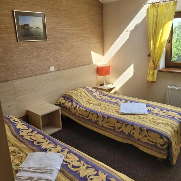 RV kavinė motelis, hotel v destinácii Salaperaugis
