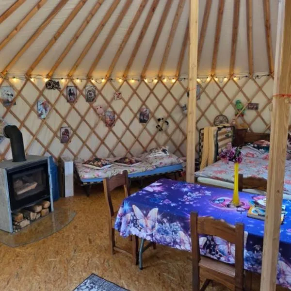 01 JURTA šedá u stodoly: Chotětice şehrinde bir otel