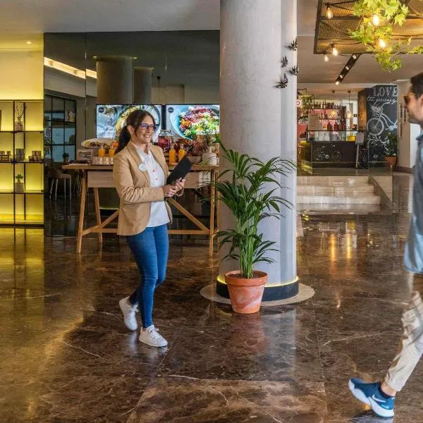 Mercure Porto Centro Santa Catarina، فندق في بورتو