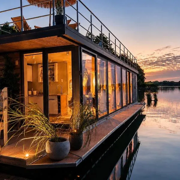Bohéa Spa Hausboot mit Sauna und Kamin, готель у місті Швілохзе