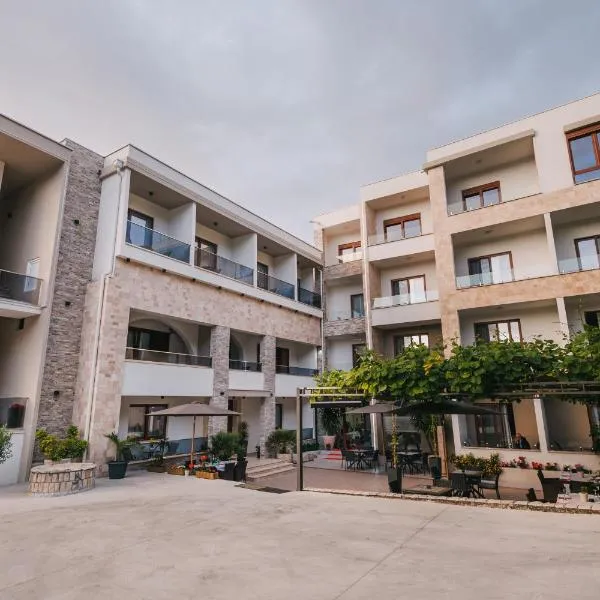APART-HOTEL PRESiDENT 2, hotelli Ulcinjissa