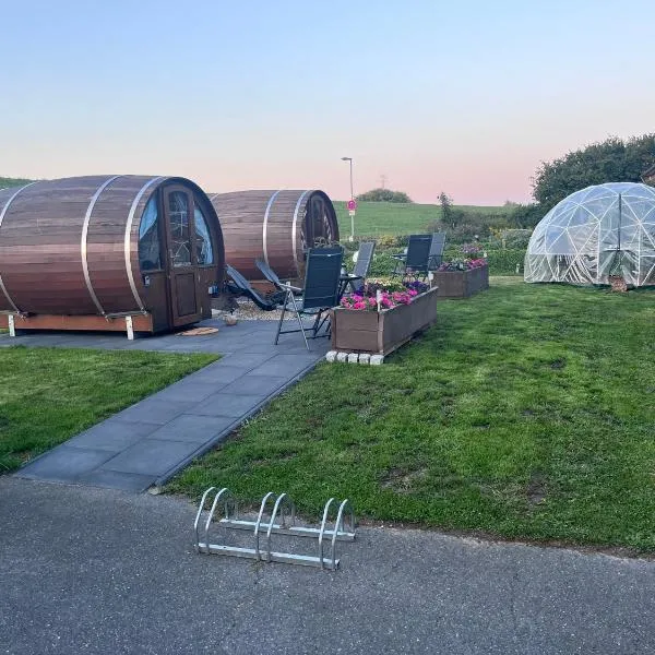 Claashoff Übernachtungsfass, hotel en Hollern-Twielenfleth
