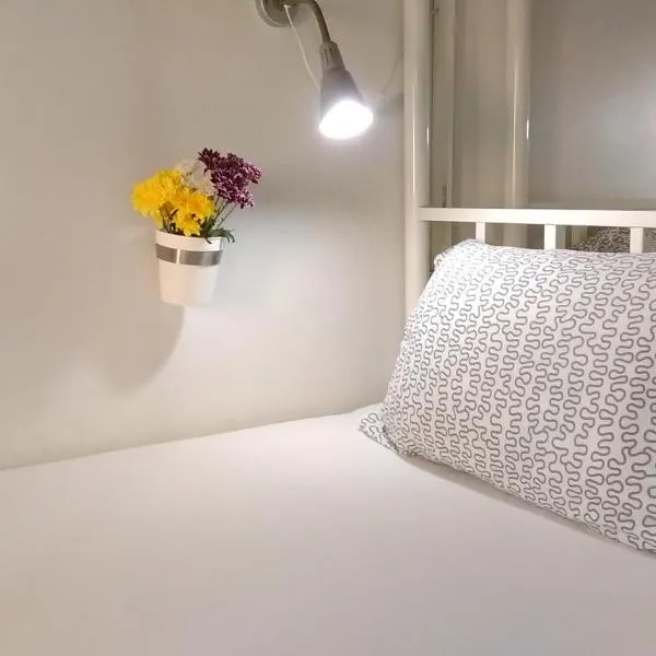 Salsa Hostel, hotel in Chumphon