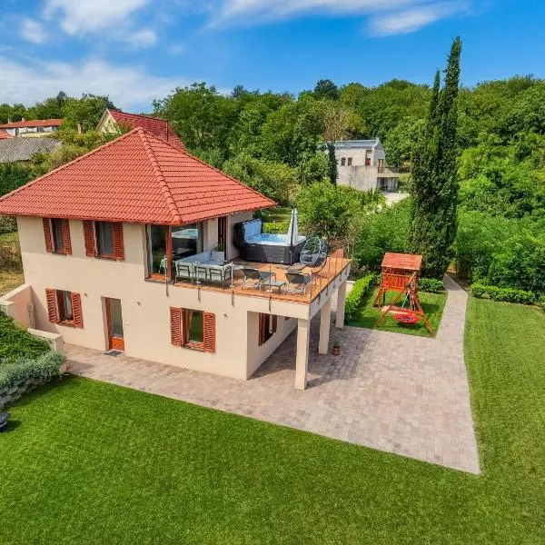 Viesnīca Lila akác vendégház pilsētā Keszü
