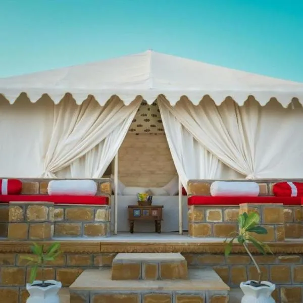 Desert Island Luxury Camp & Resort Jaisalmer, hotelli kohteessa Jaisalmer