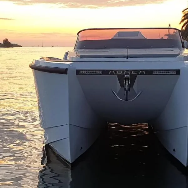 Diva Catamarano, hotel a Feriolo