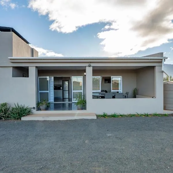 Donkieshoek Accommodation & Campsite, Welgemoed Street, Calvinia, hotel di Calvinia