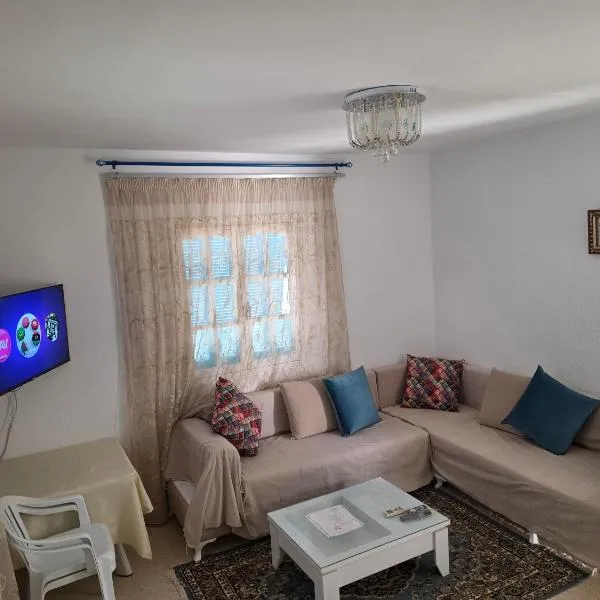 Comfortable Two-Bedroom Apartment, hotel in Houmt Souk