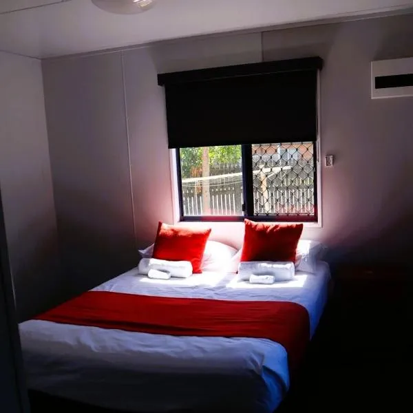 The Hotel Pioneer Brandon, хотел в Brandon