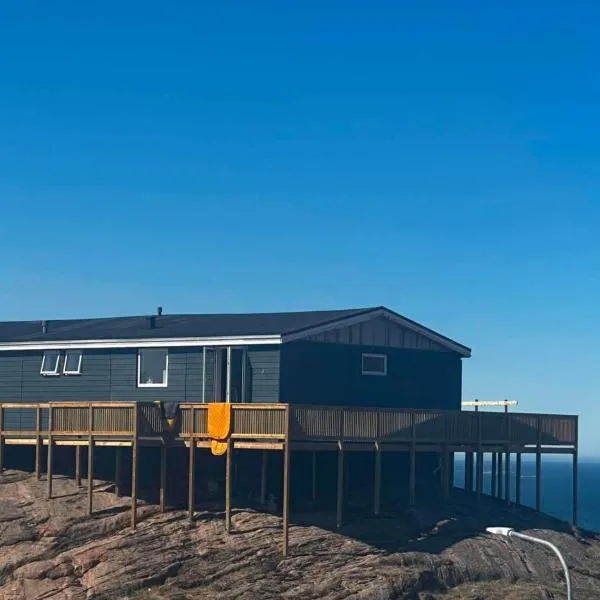 Isi4u apartments, snowmobile and dogsled, hotel en Sisimiut