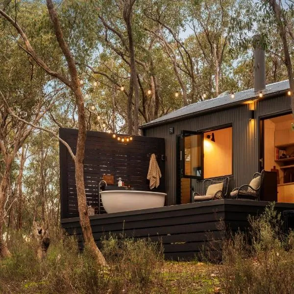 HeartStone Hill - Tiny House, готель у місті Каслмейн