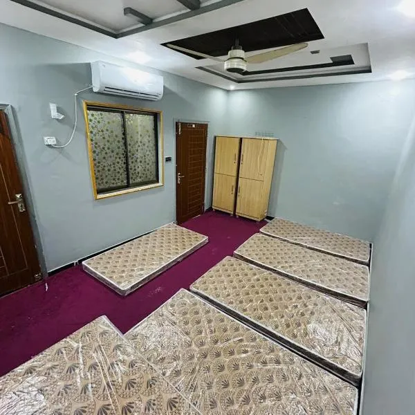 Prince Boys Hostel, hotel u gradu Sukkur