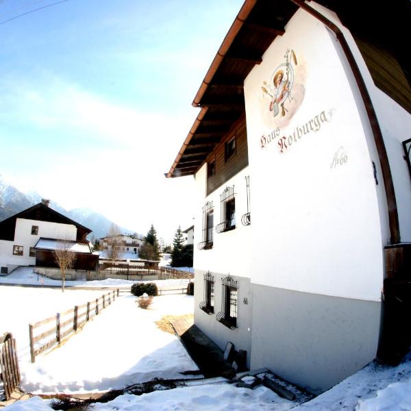 Family Friendly Chalet - Central with Beautiful Mountain Views