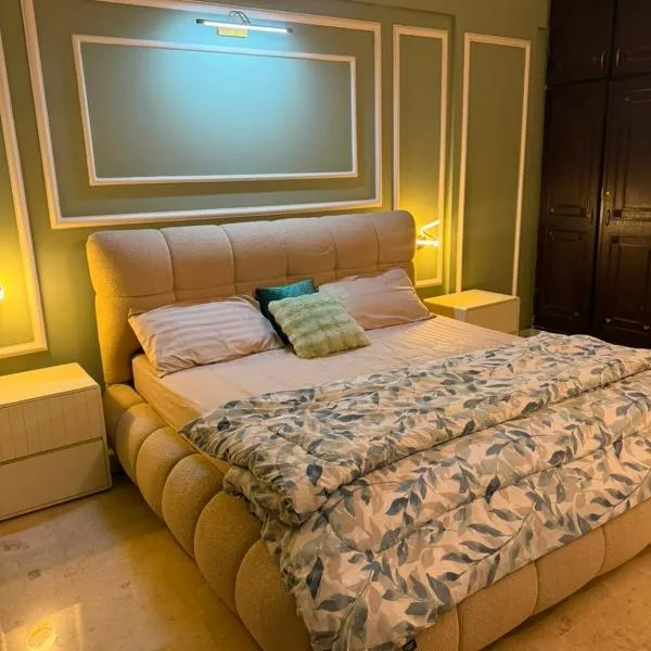 F11 Executive 2Bhk Apartment Cozy Style and Comfort stay, hotel in Islamabad
