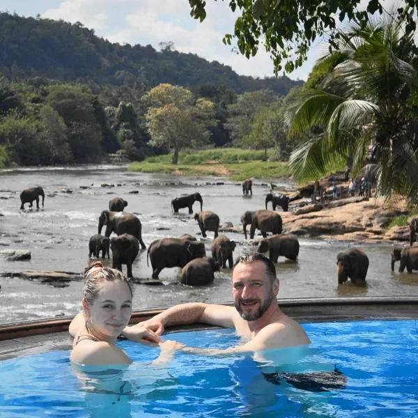 Hotel Elephant Bay - World's Best Place to See the Elephants: Pinnawala şehrinde bir otel