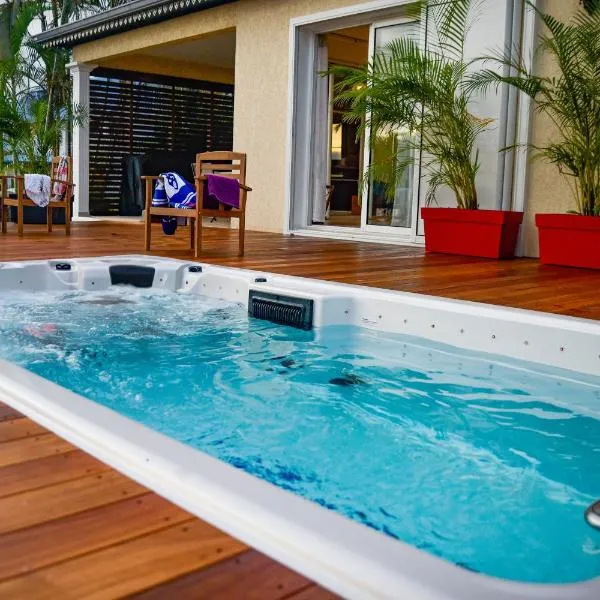 Ty Lodge Réunion, Piscine, Spa, Vue Océan, Jardin, entre Saint-Pierre et volcan, hotel a Le Tampon