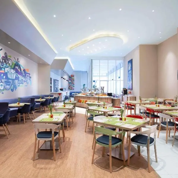 Ibis Styles Jakarta Mangga Dua Square, hotel sa Jakarta