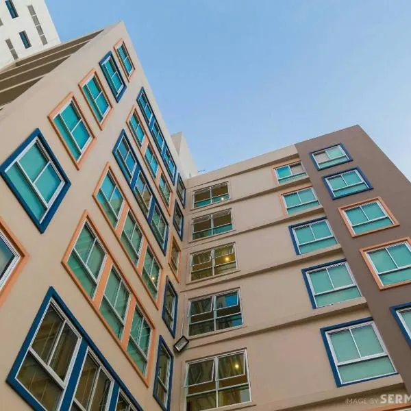 Right Place Sathorn, hotel in Bangkok