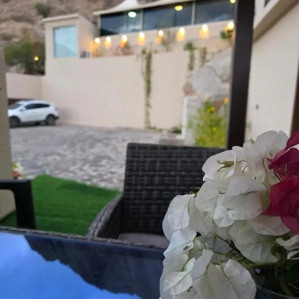 Wadi Bani Khalid Guest house, hotel en Dawwah