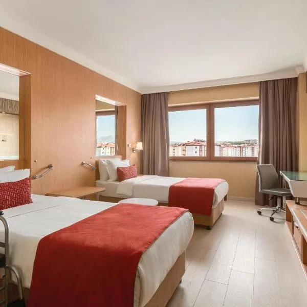 Ramada Usak, hotel in Uşak