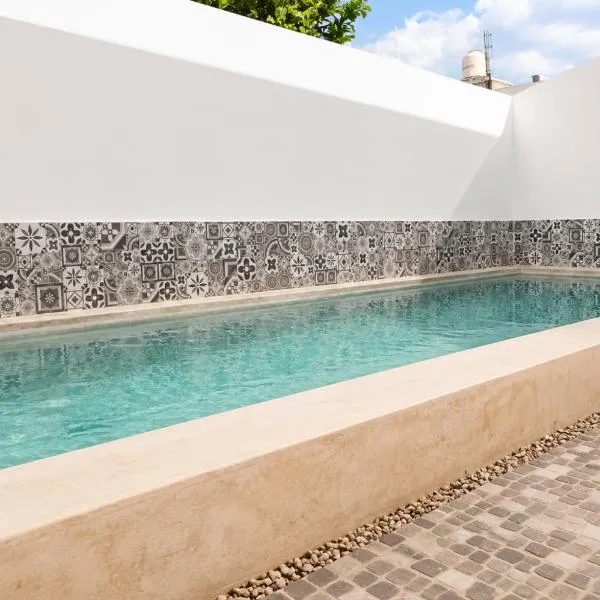 Casa con Piscina Privada a solo 10 min del Aeropuerto de Mérida: Mérida'da bir otel