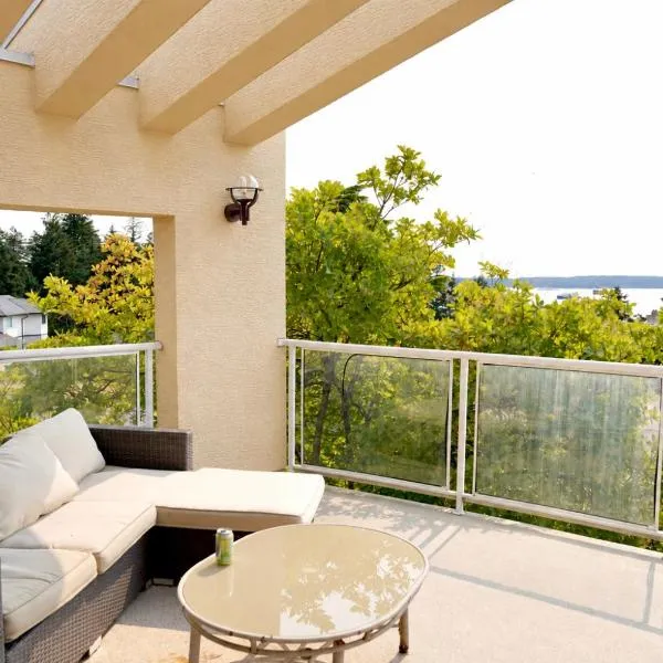 The Shearwater House - Panoramic Ocean View Suites، فندق في نانايمو