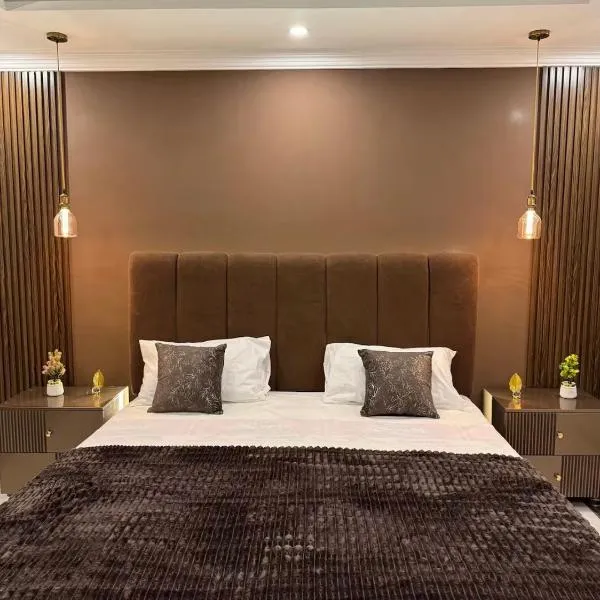 Cozy and Warm 2 BEDROOM FAMILY APARTMENT ISLAMABAD, hotel en Islamabad