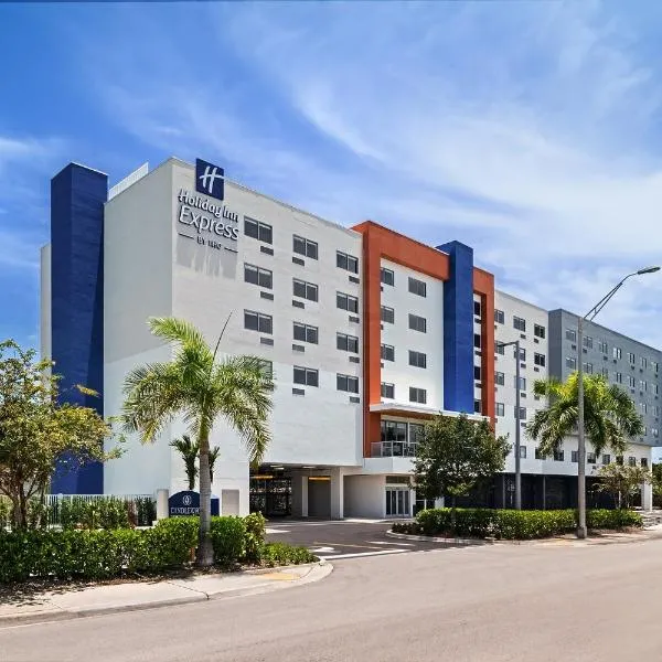 Holiday Inn Express & Suites Miami Intl Airport - 36th St by IHG, hotel i Miami