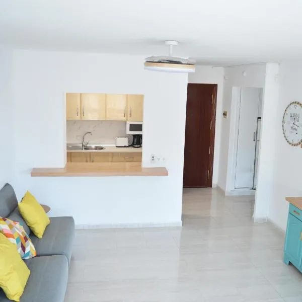 La Carihuela Beach Home Welkom & Willkommen, Hotel in Torremolinos
