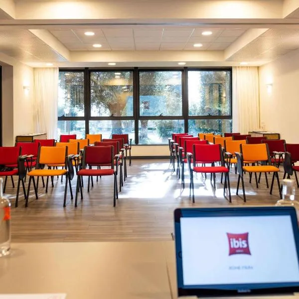 Ibis Roma Fiera, hotel en Roma