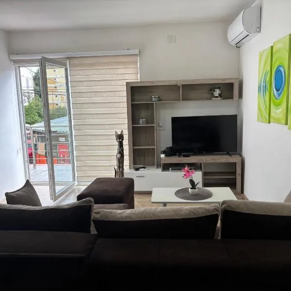 Maja 1 – hotel w mieście Leskovac