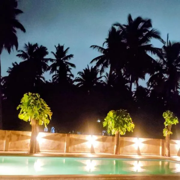 La Petite Boutique Hotel with Pool Near Beach and Airport, מלון בבוגמאלו