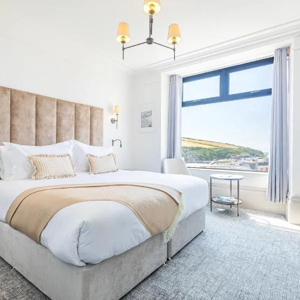 Falcon's Nest Hotel, готель у місті Порт-Ерін