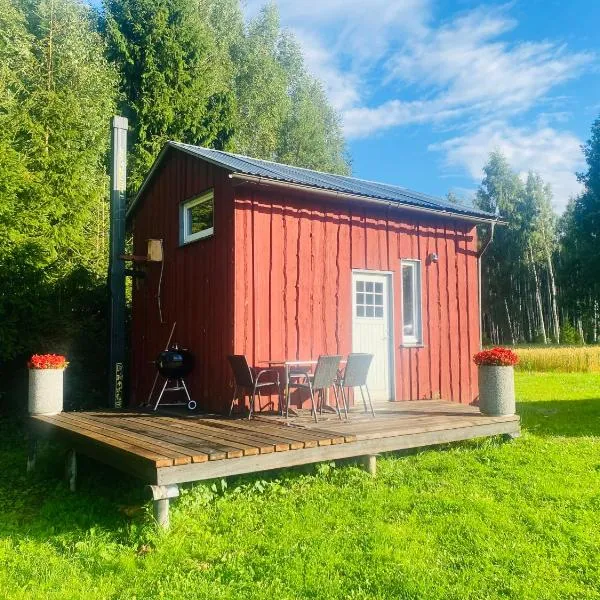Väikse haldja onn, hotel em Majala