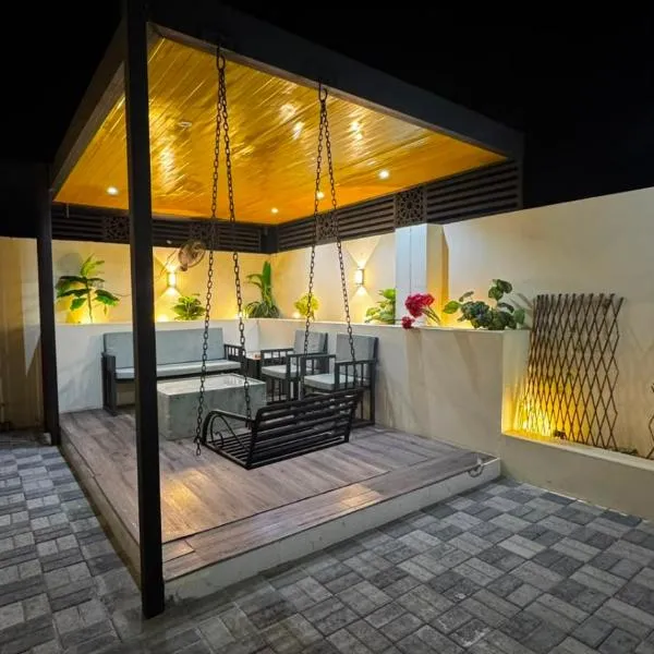 النهظة, hotel v destinaci Ḩilf