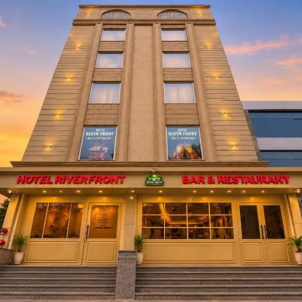 Hotel River Front, hotel sa Kota
